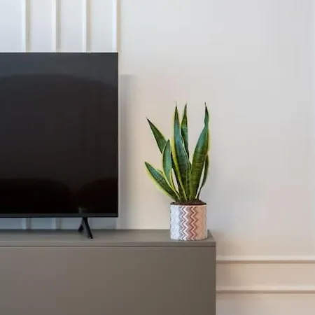 Orange Luxury King Bed Apartment, Bussiness, Leisure In One Cotroceni Bucharest