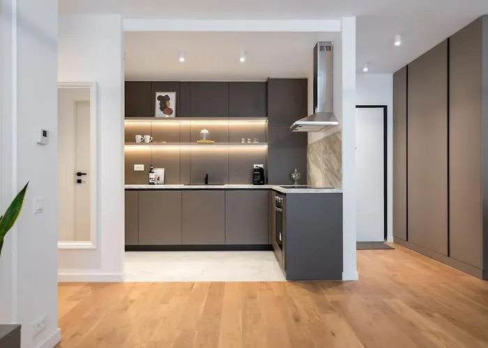 Orange Luxury King Bed Apartment, Bussiness, Leisure In One Cotroceni Apartment Bucharest
