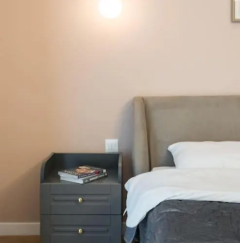 Orange Luxury King Bed Apartment, Bussiness, Leisure In One Cotroceni Apartment Bucharest