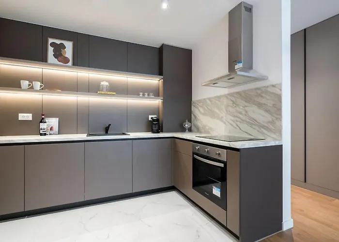 Orange Luxury King Bed Apartment, Bussiness, Leisure In One Cotroceni Bucharest