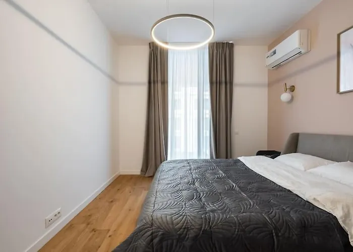 Orange Luxury King Bed Apartment, Bussiness, Leisure In One Cotroceni Bucharest