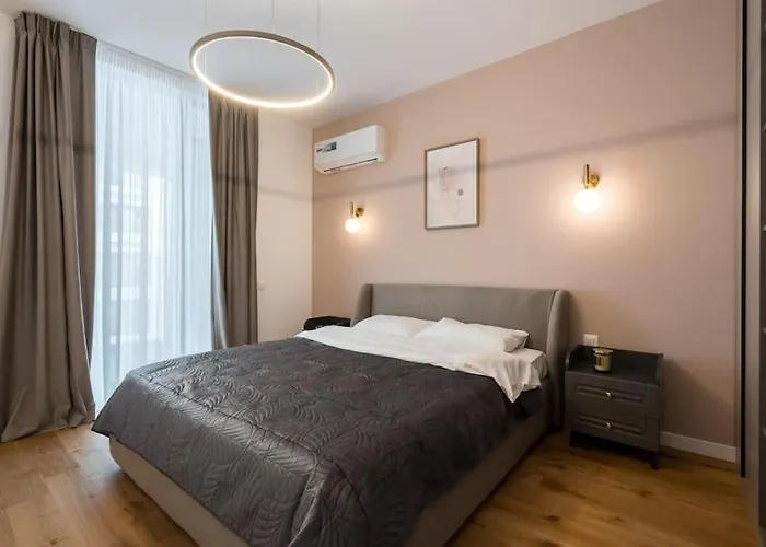 Orange Luxury King Bed Apartment, Bussiness, Leisure In One Cotroceni Apartment Bucharest
