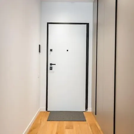 Orange Luxury King Bed Apartment, Bussiness, Leisure In One Cotroceni Bukarest