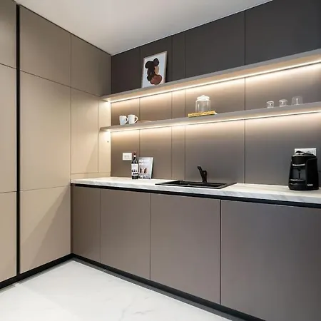 Orange Luxury King Bed Apartment, Bussiness, Leisure In One Cotroceni * Bukarest