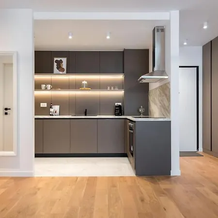 Orange Luxury King Bed Apartment, Bussiness, Leisure In One Cotroceni Apartment Bukarest